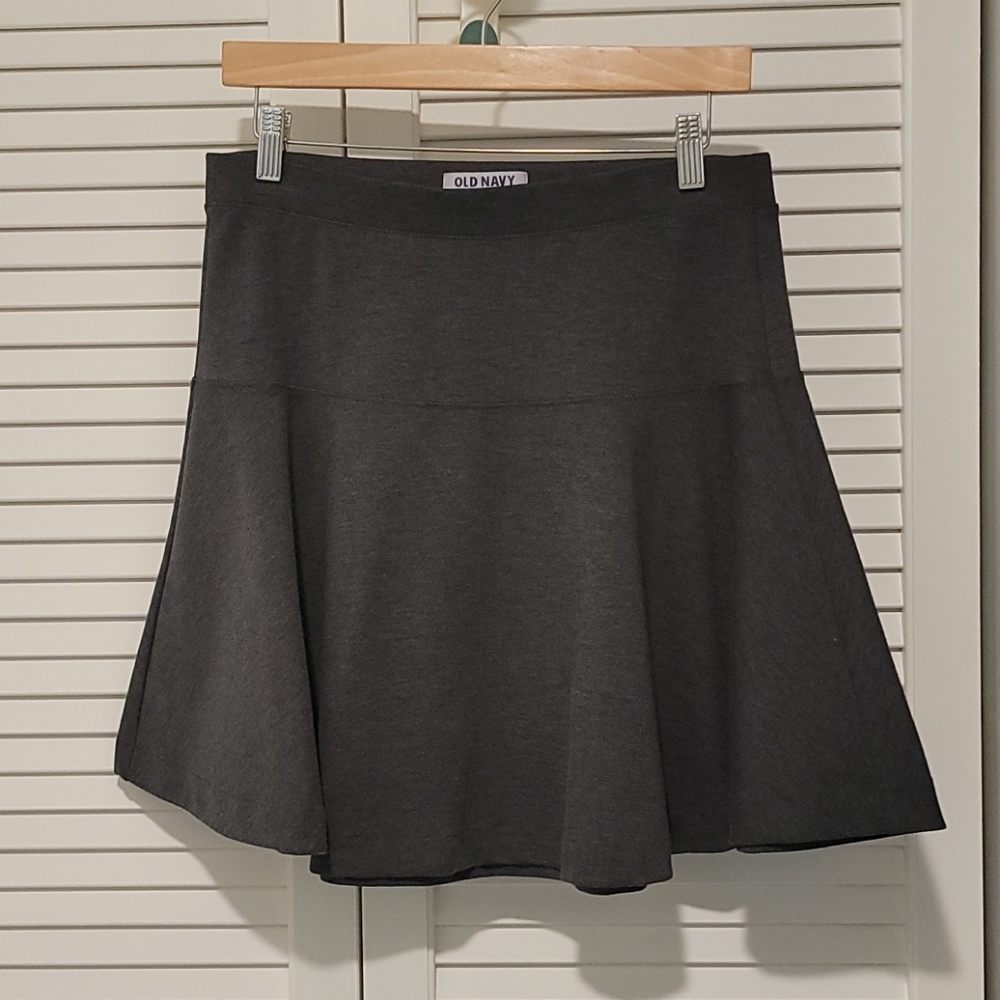 Dressy gray ponte knit stretchy swirly skirt